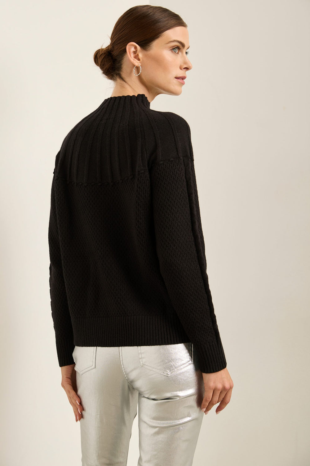 Raglan sleeve sweater with cab