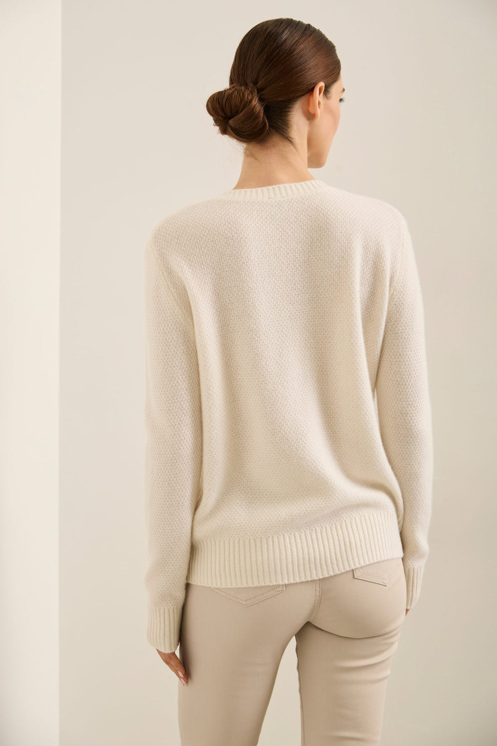 Cashmere sweater with embroide