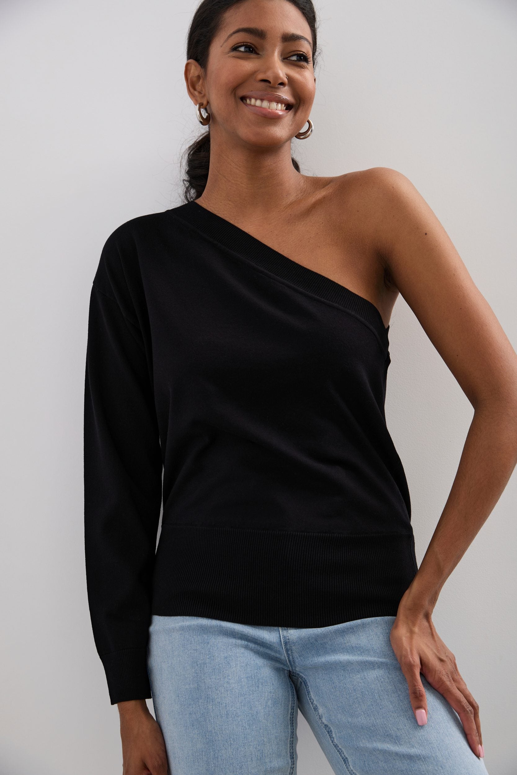 One shoulder sweater