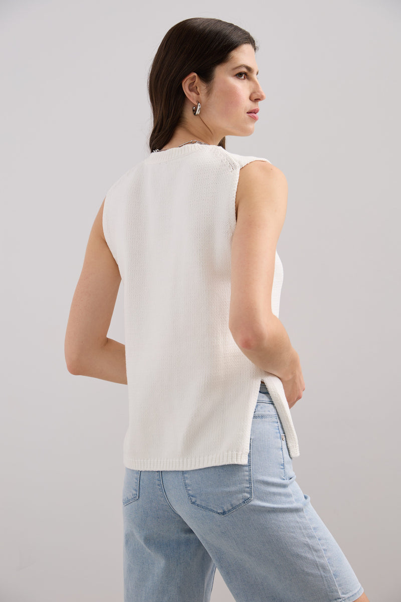 Crew neck sleeveless sweater