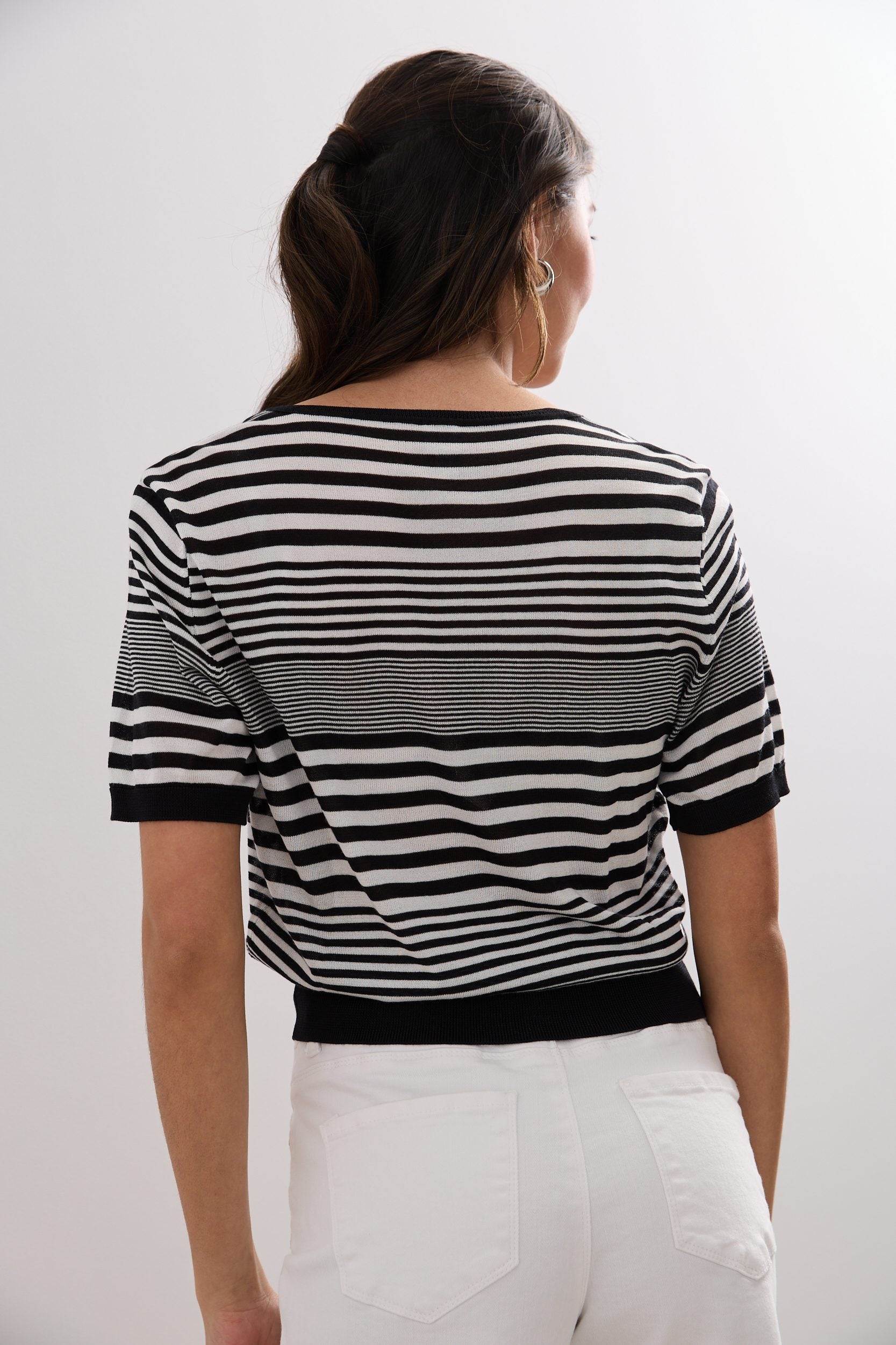 Short sleeve v-neck sweater