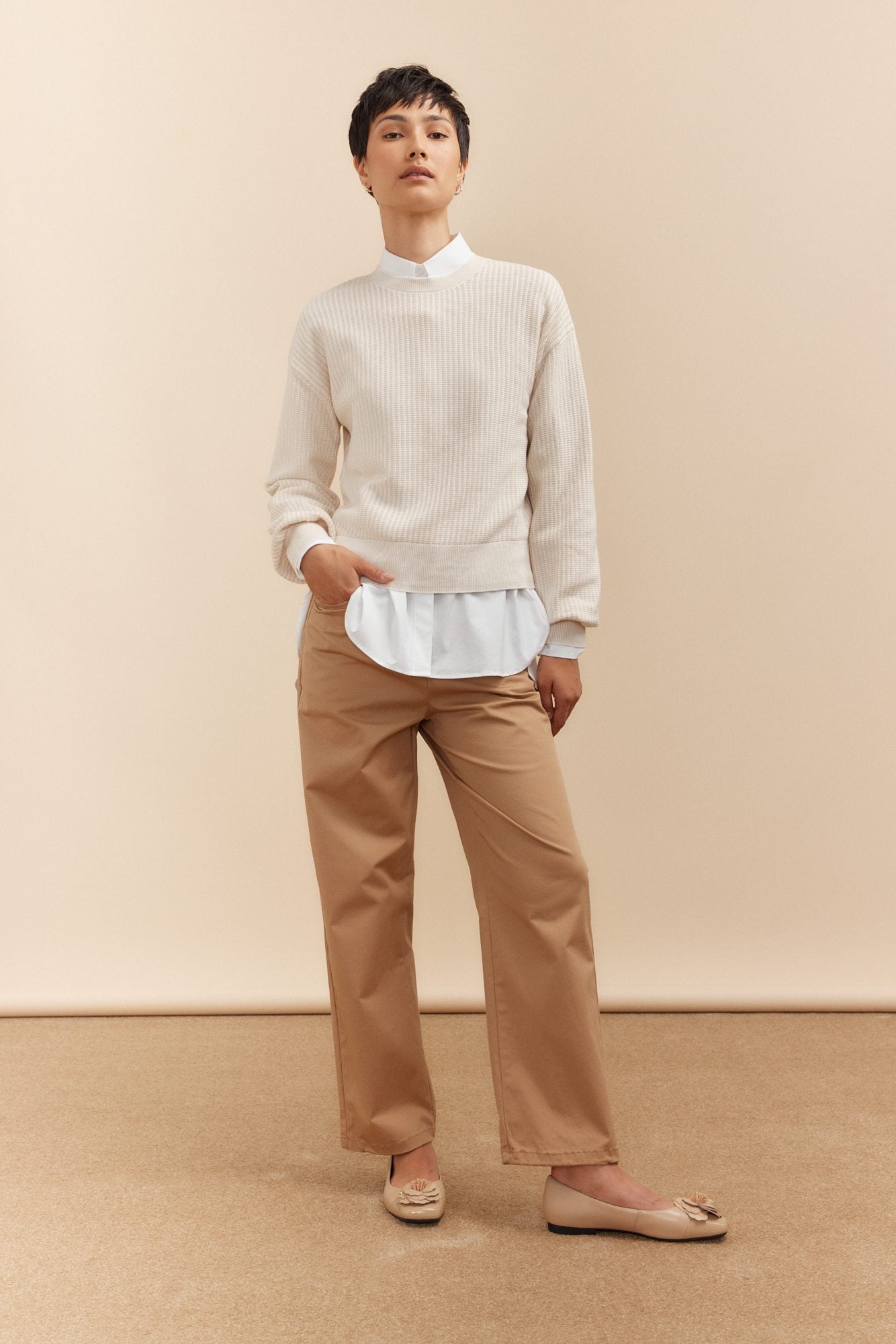 Crew neck sweater with puffy sleeves