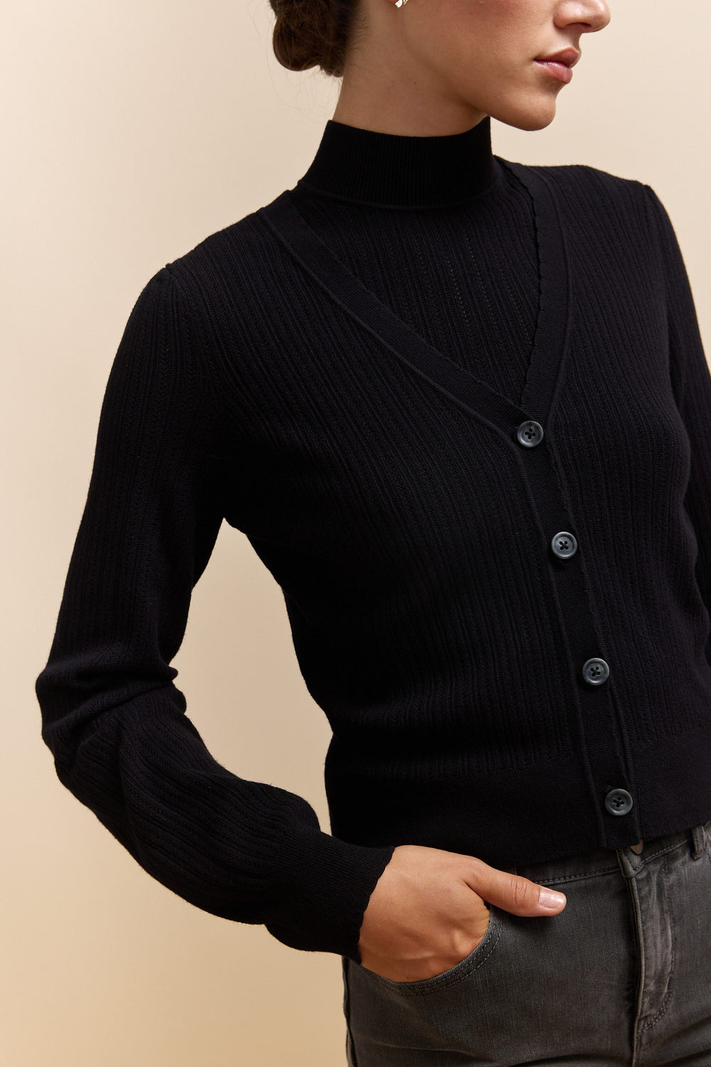 Cropped sweater with puffy sleeve