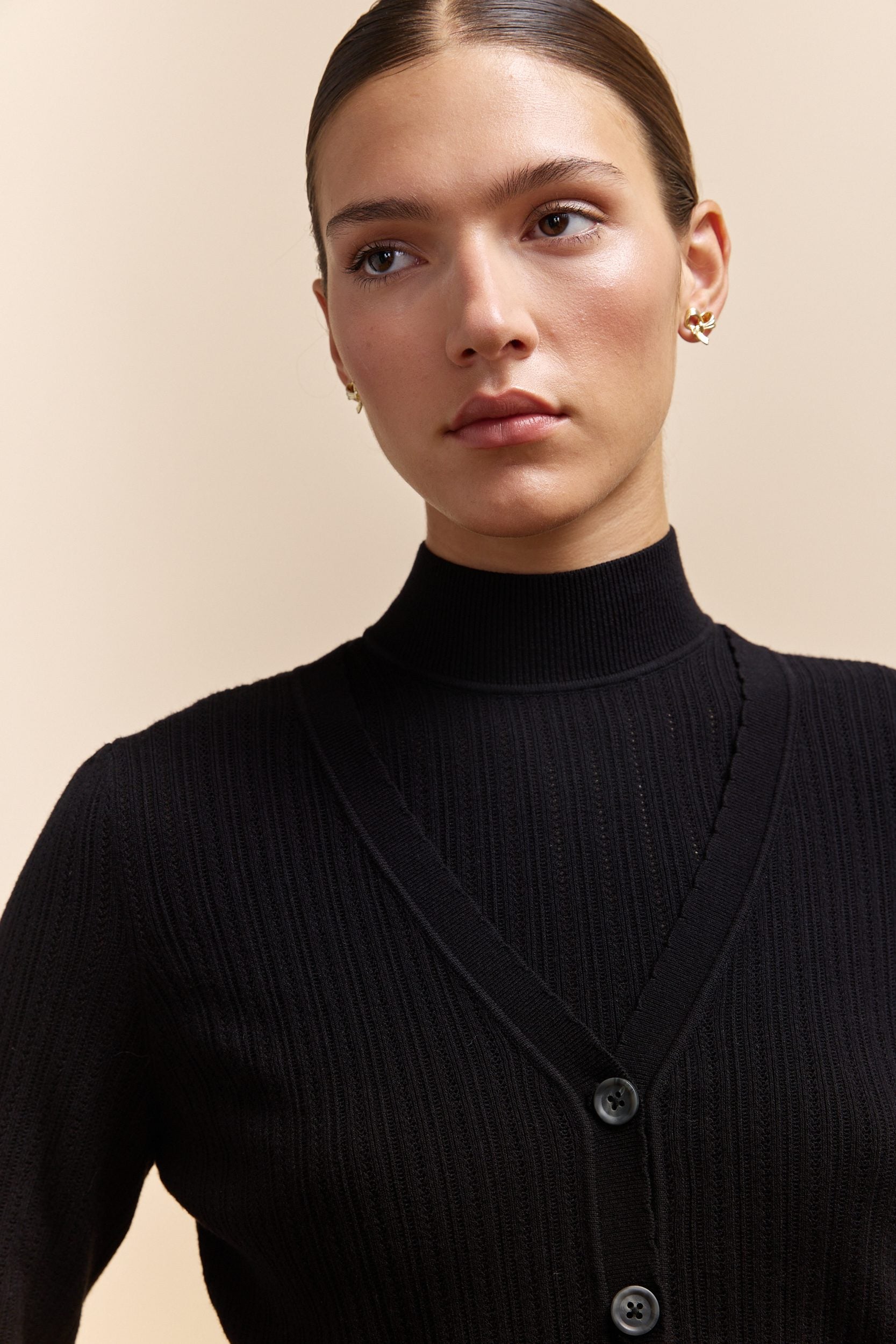 Cropped sweater with puffy sleeve