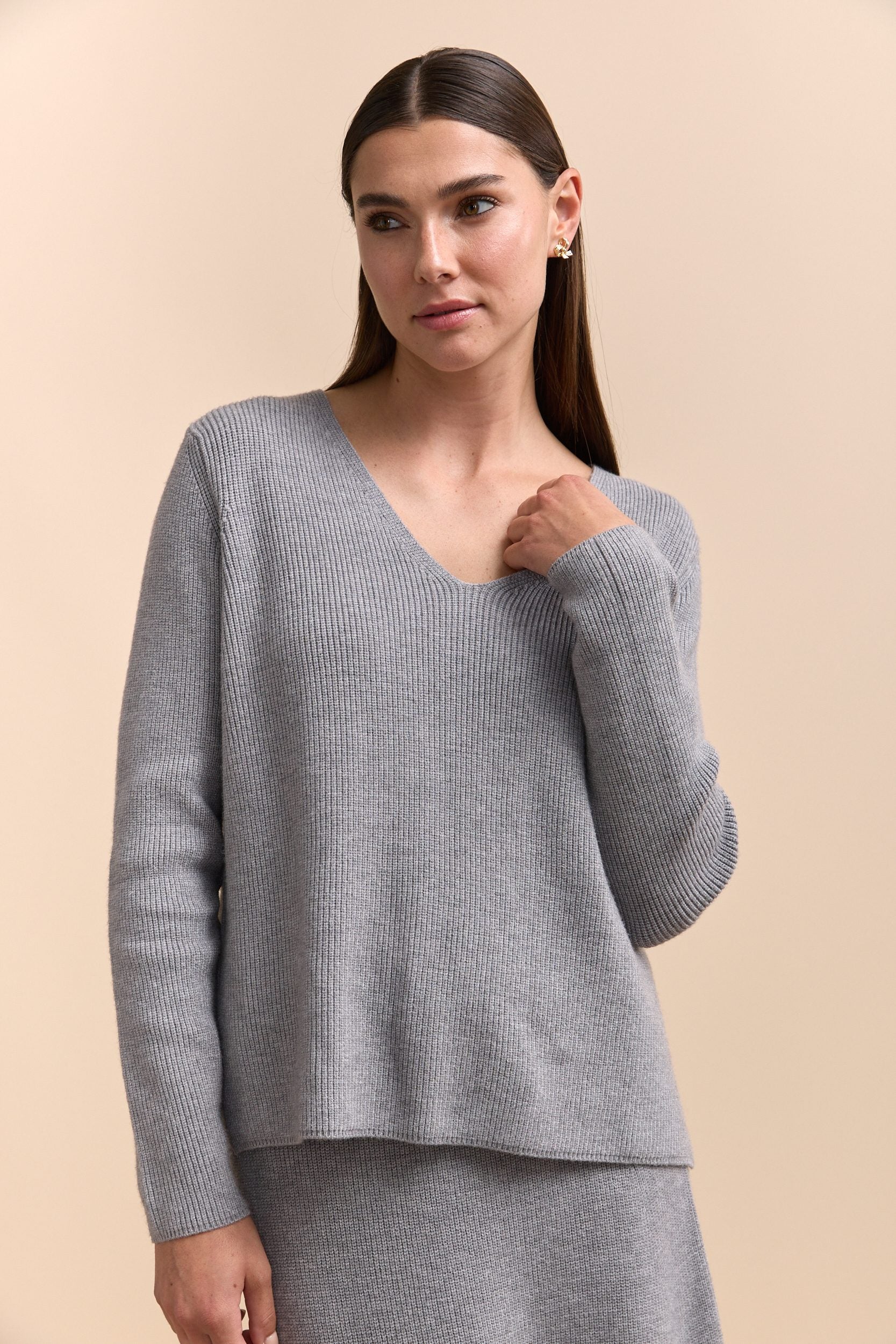 V neck ribbed sweater