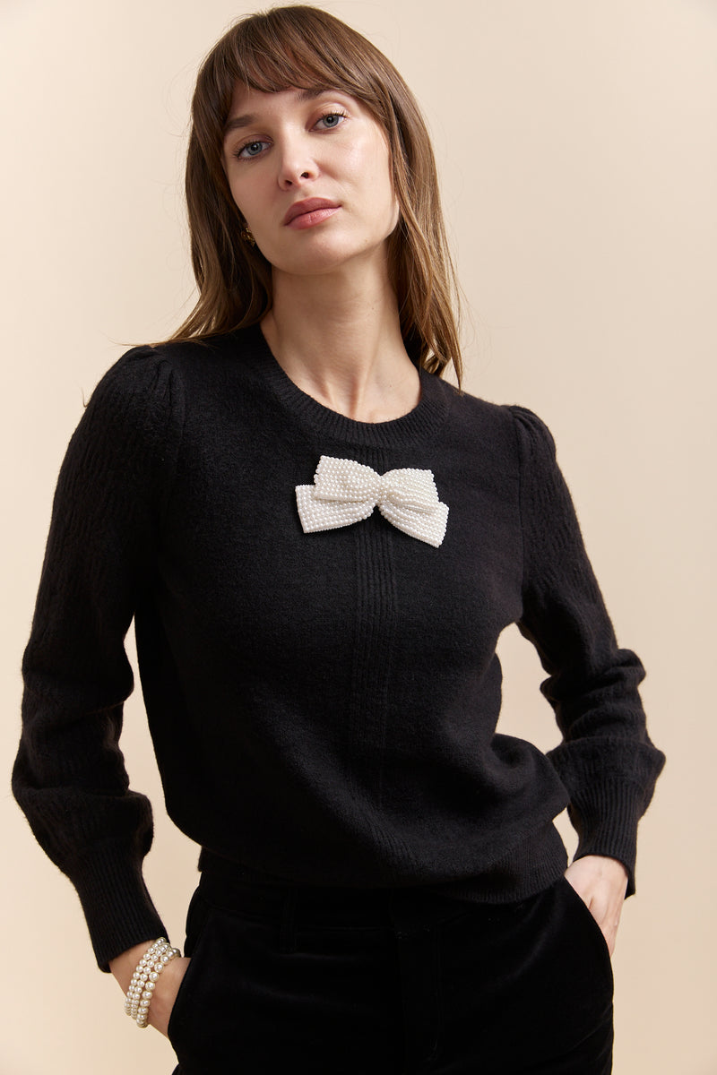 Sweater with pearls bow