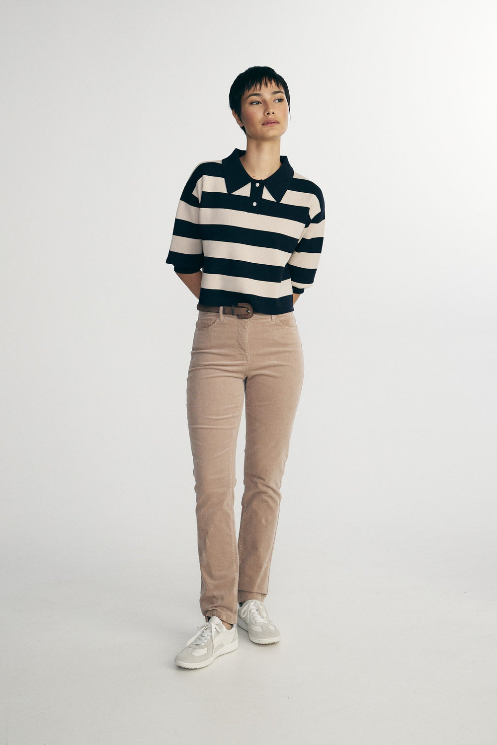 Sweater with collar
