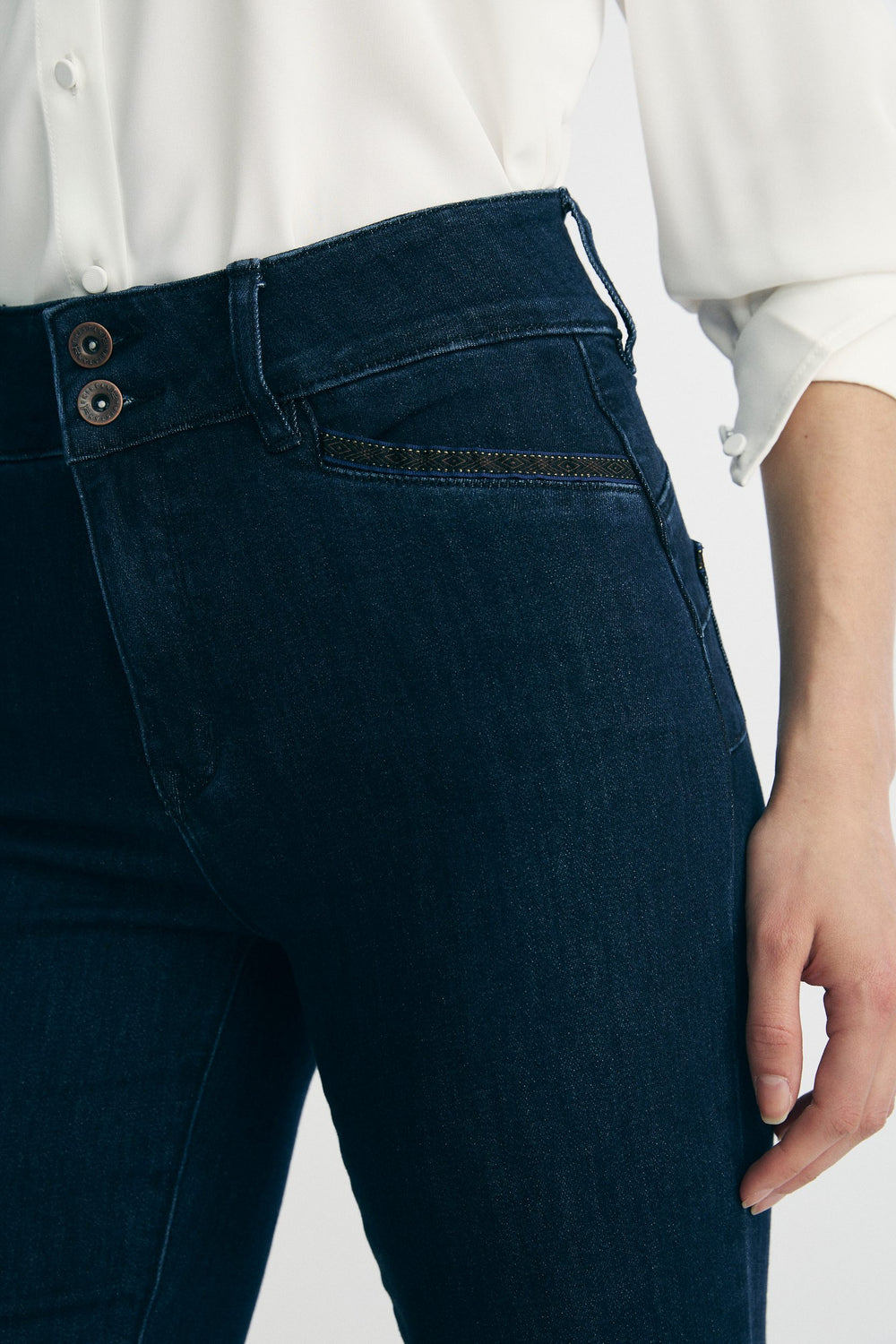 Push up high waist slim jean with ribbon