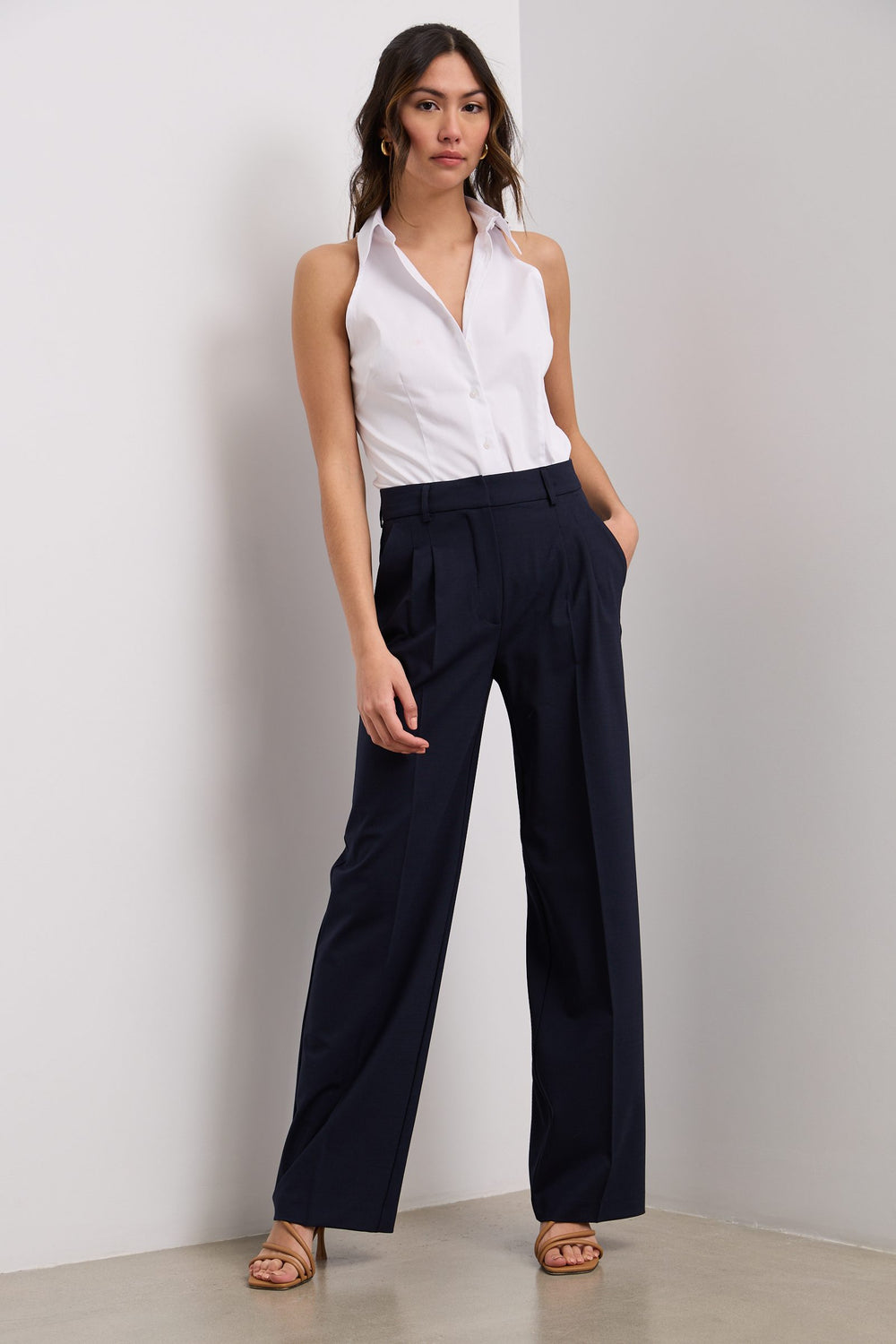 Wide leg pants with pleats