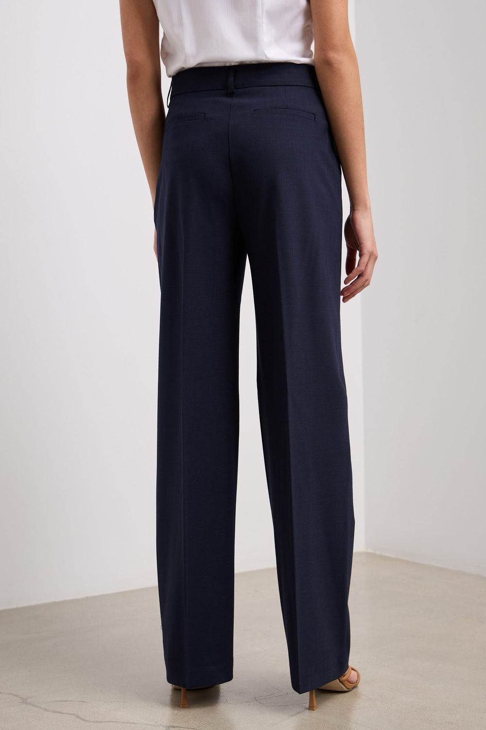 Wide leg pants with pleats