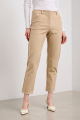 Vogue fit cropped pants with flap pockets