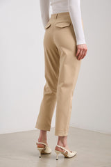 Vogue fit cropped pants with flap pockets