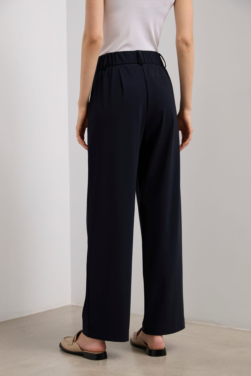 Sport Chic pants with front pleats