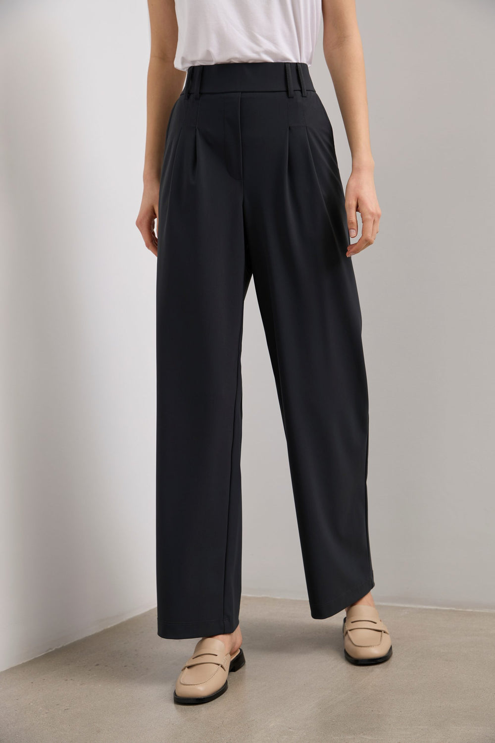 Sport Chic pants with front pleats