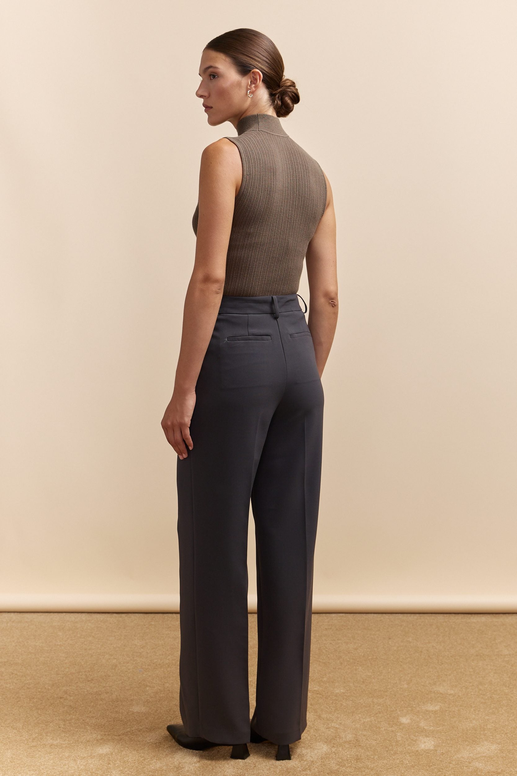 Wide leg pant with pleats