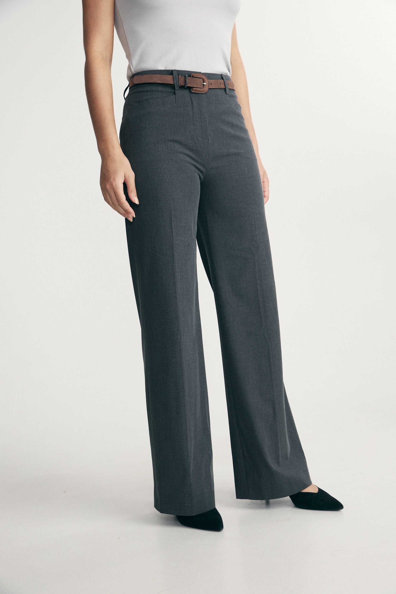 High waist straight pant with elastic waist