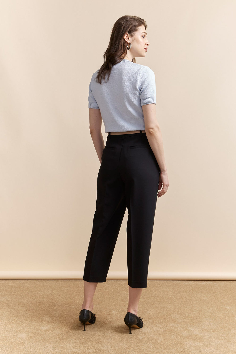 Cropped pant with pleats and belt