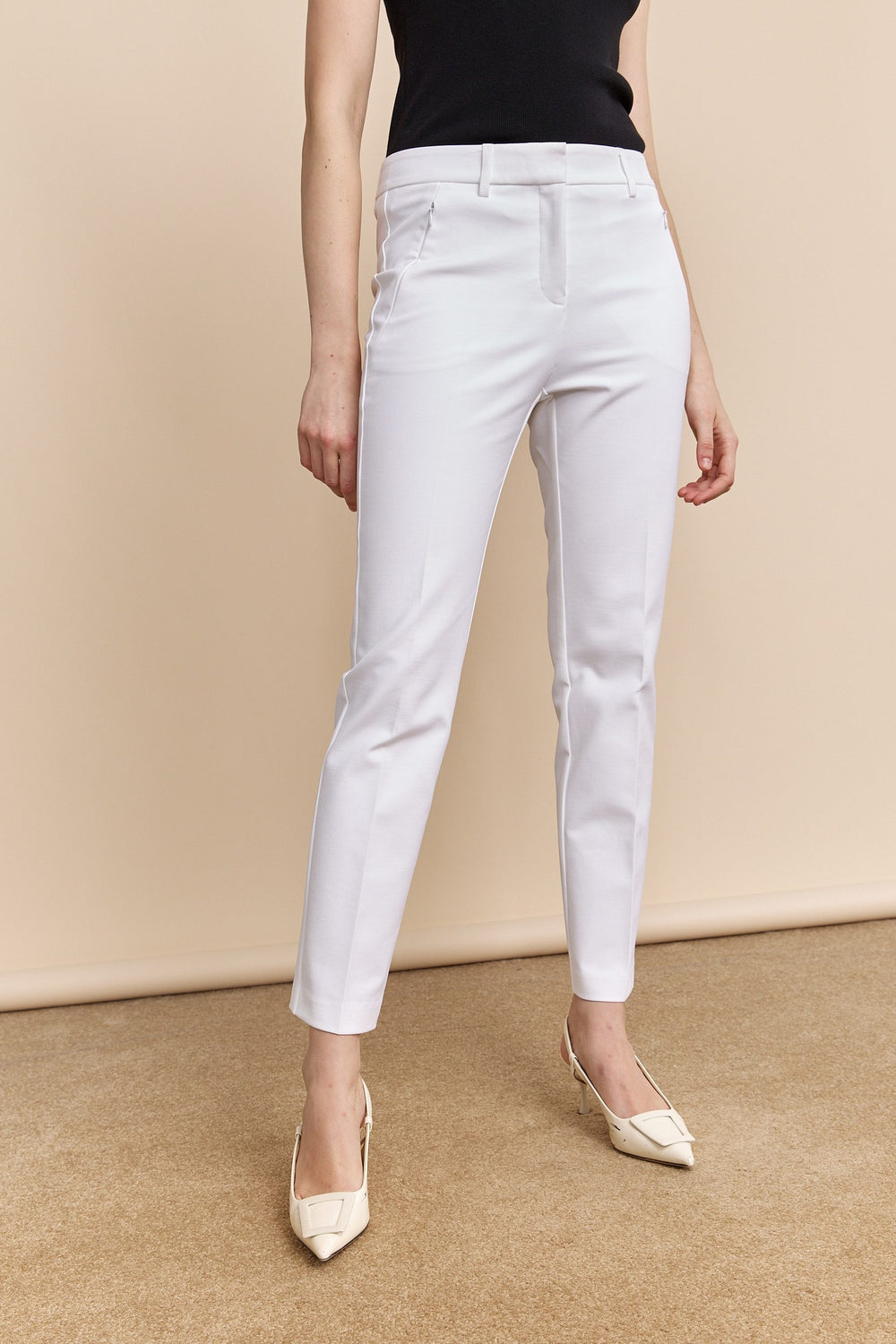 Urban crop pant with zip pocket