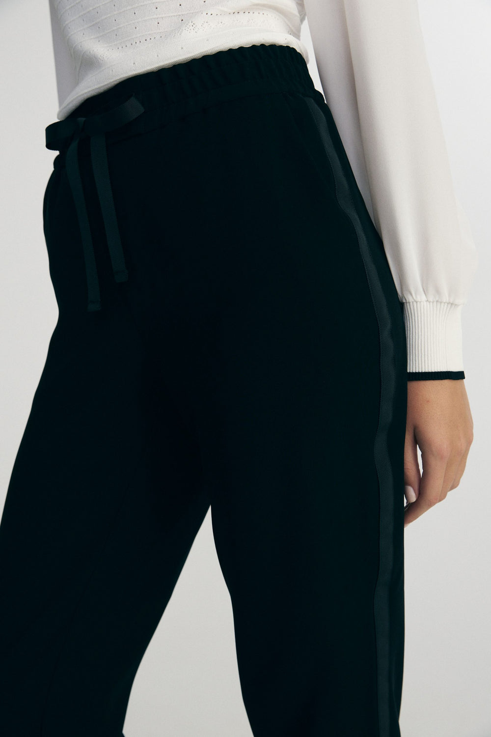 Casual pant with ribbon