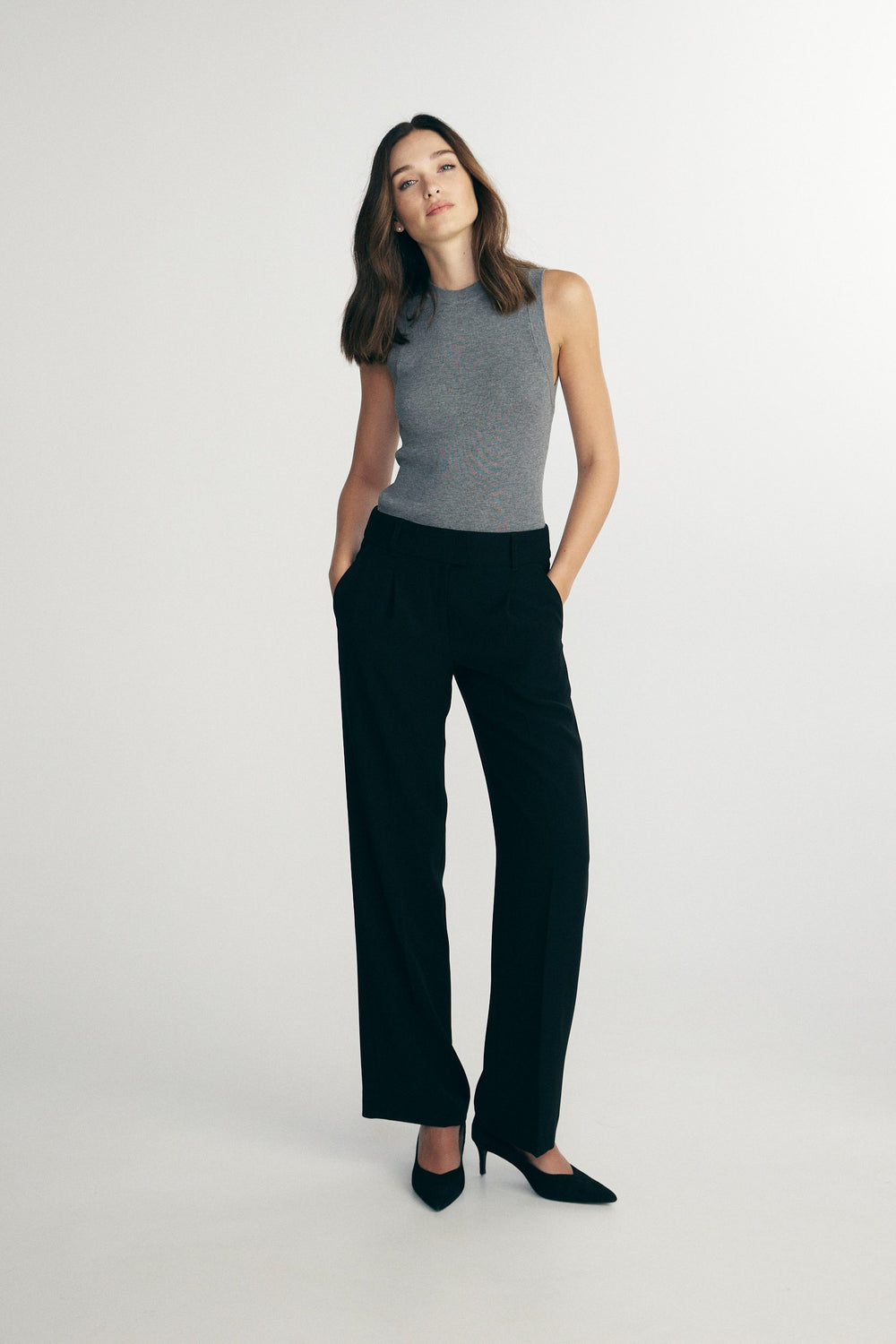Pant with pleats