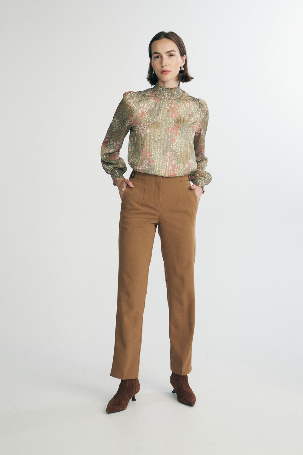 High waist pant with side tabs