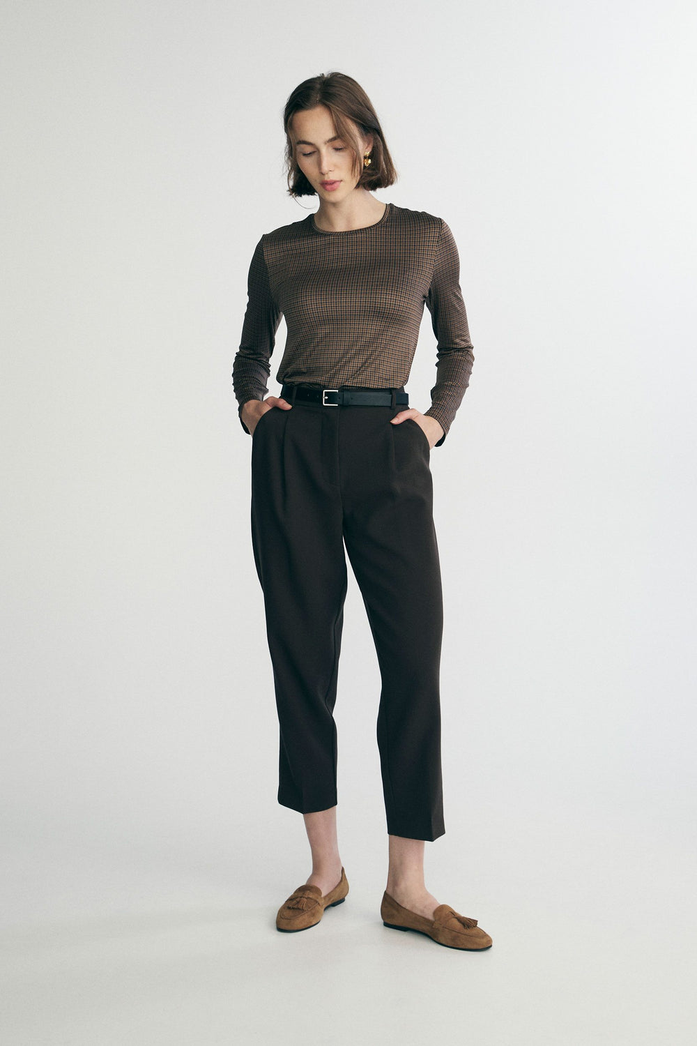 Cropped pant with pleats and belt