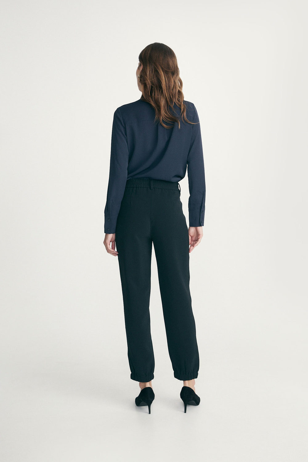 Pants with elastic ankles