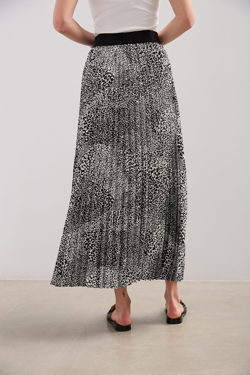 Print sunburst pleated skirt