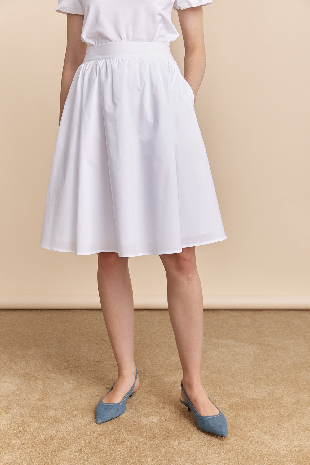 Skirt with elastic waist
