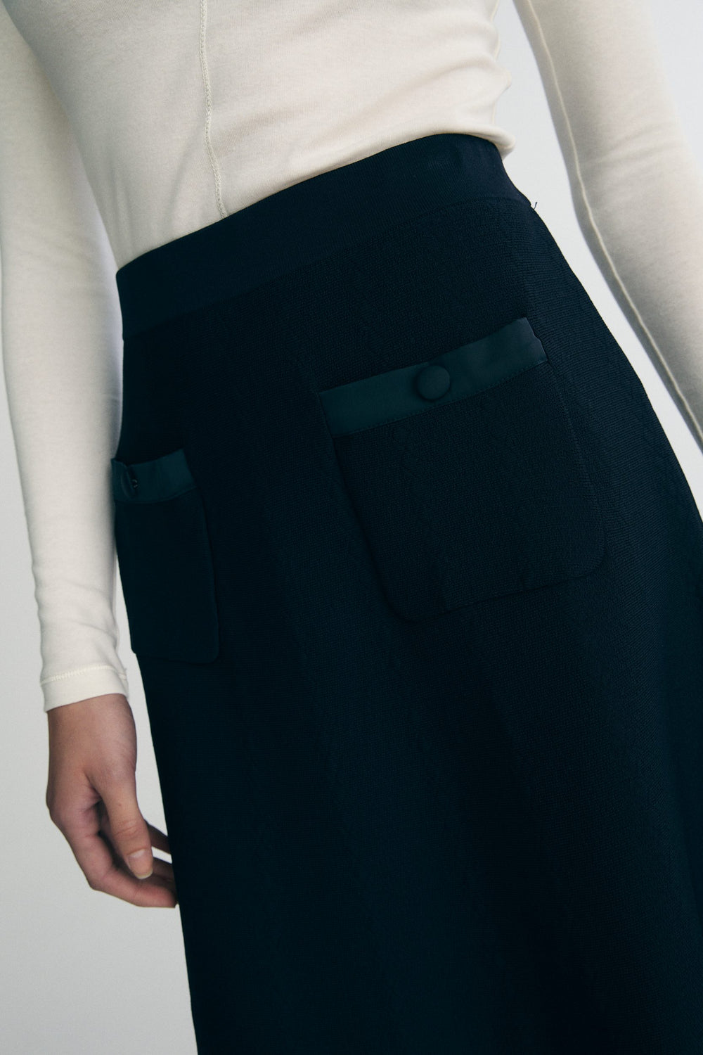 Knit skirt with pockets