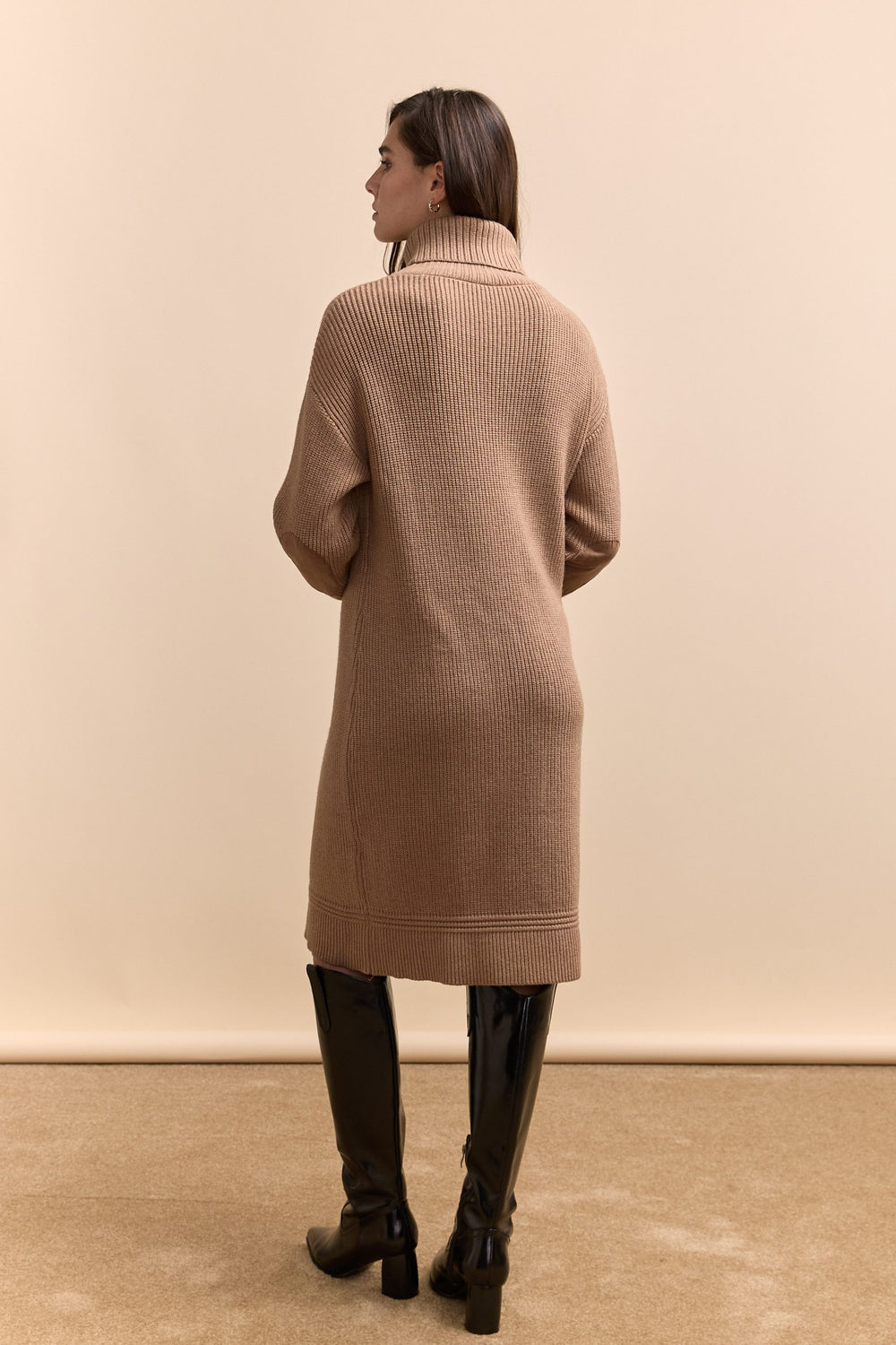 Rib knit dress with elbow patch