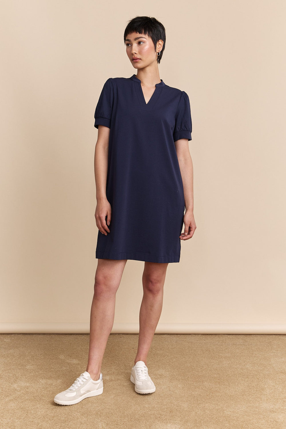 Jersey dress with poplin sleeve