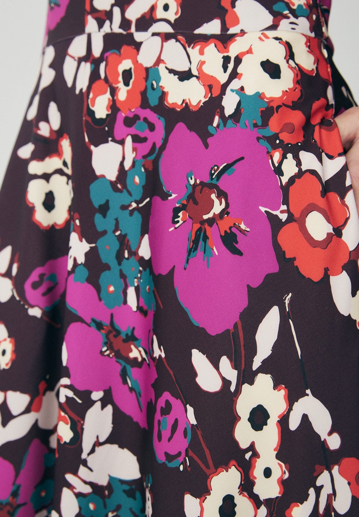 Sleeveless floral maxi dress