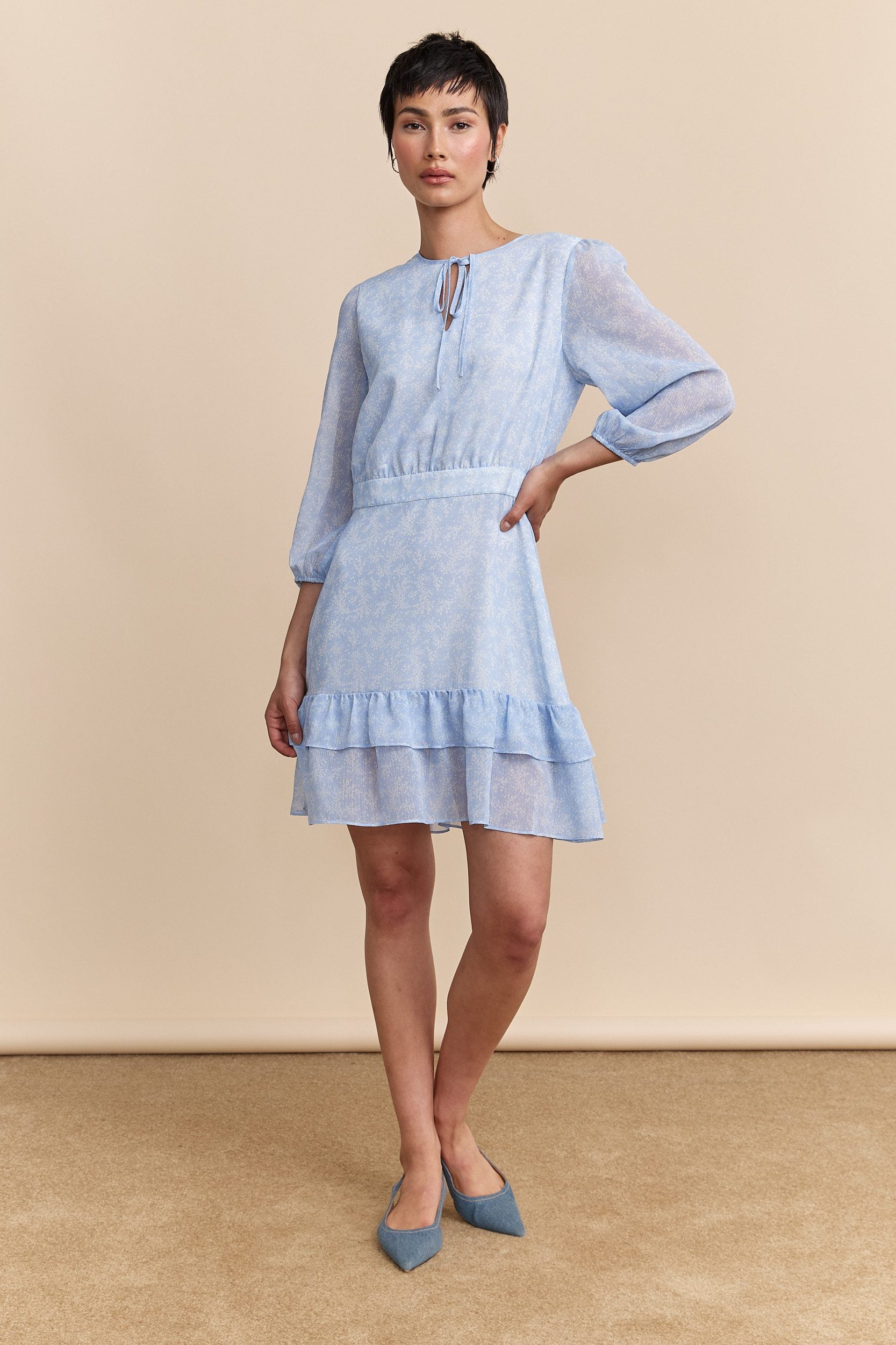 Puffy sleeve dress