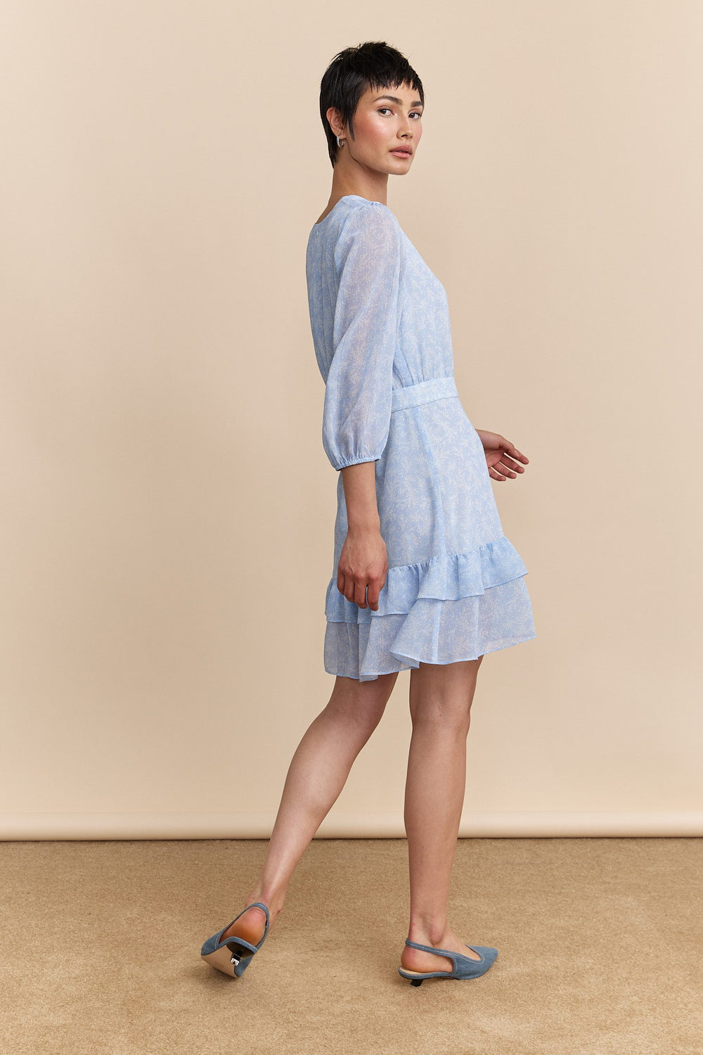 Puffy sleeve dress