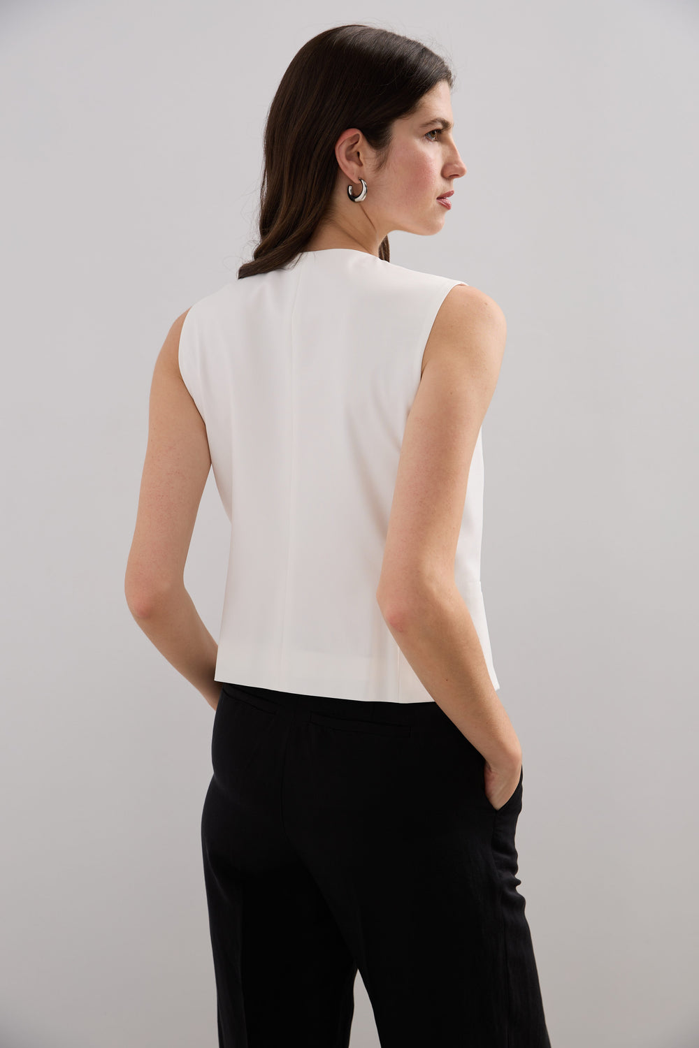 Sleeveless vest