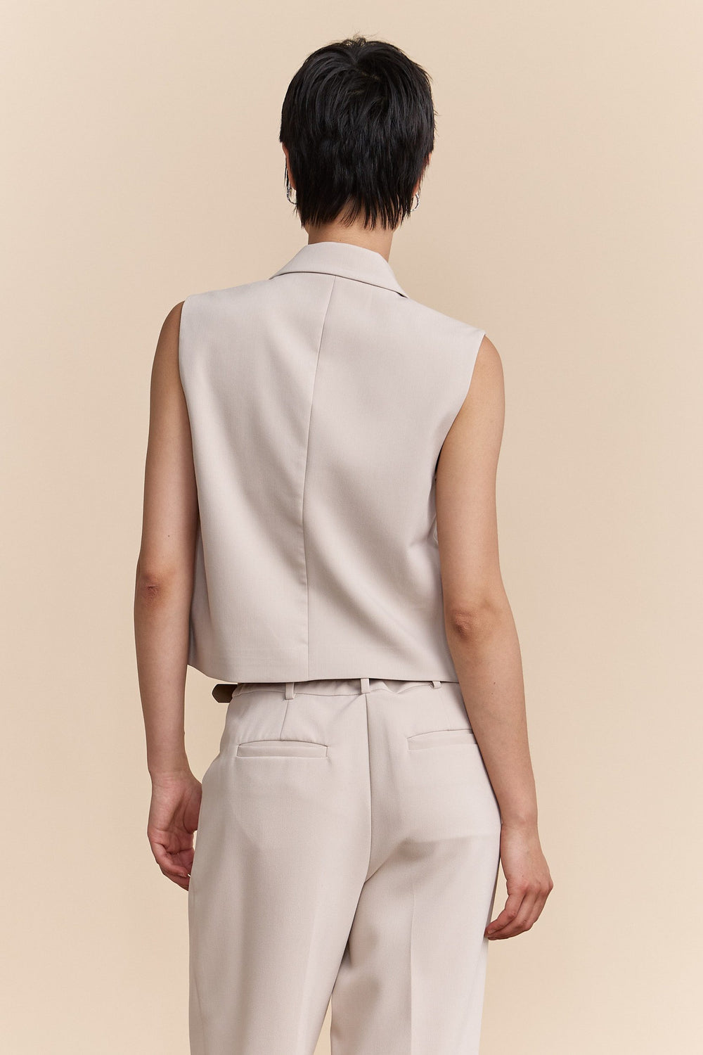 Sleeveless vest