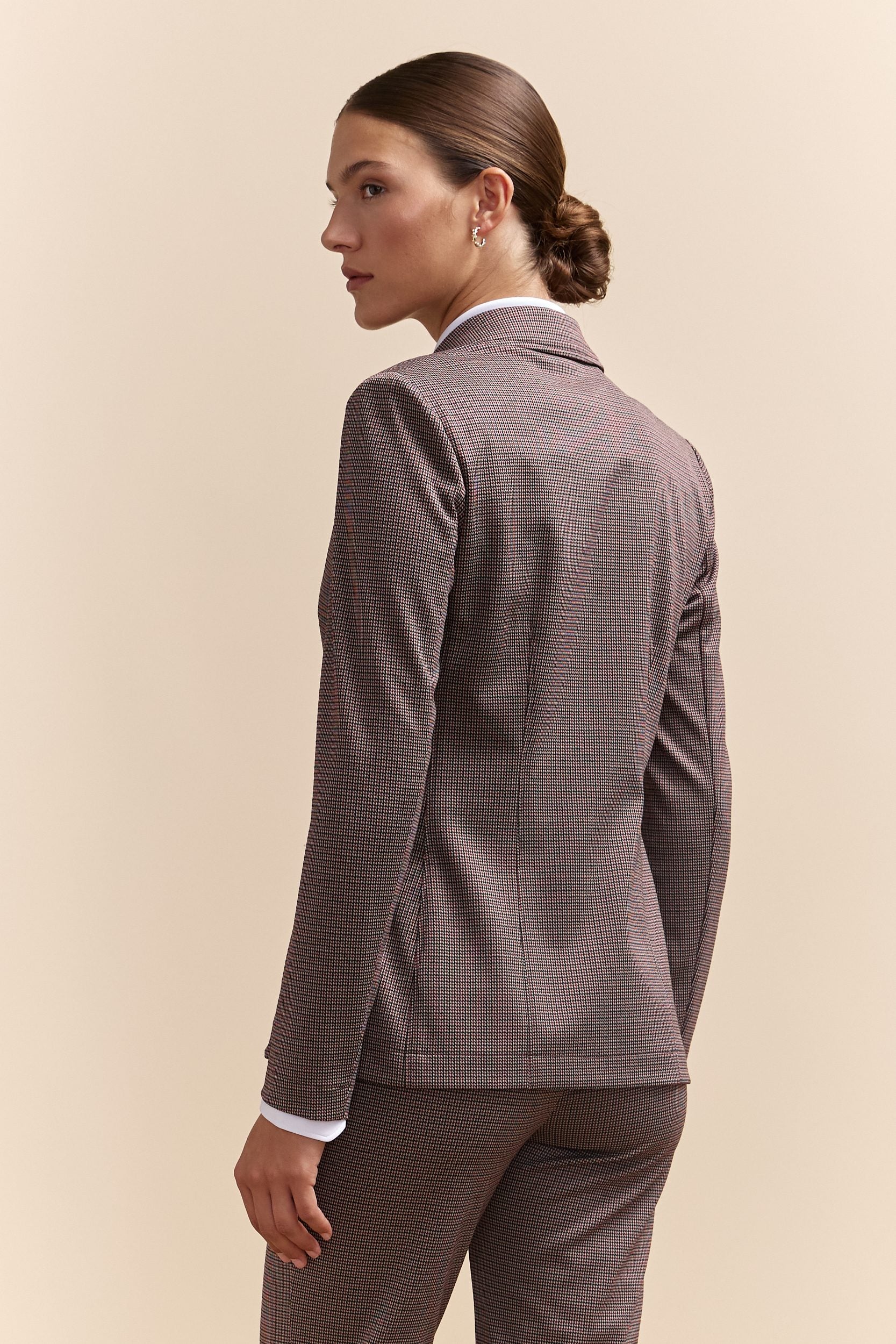 Fitted long stretch blazer