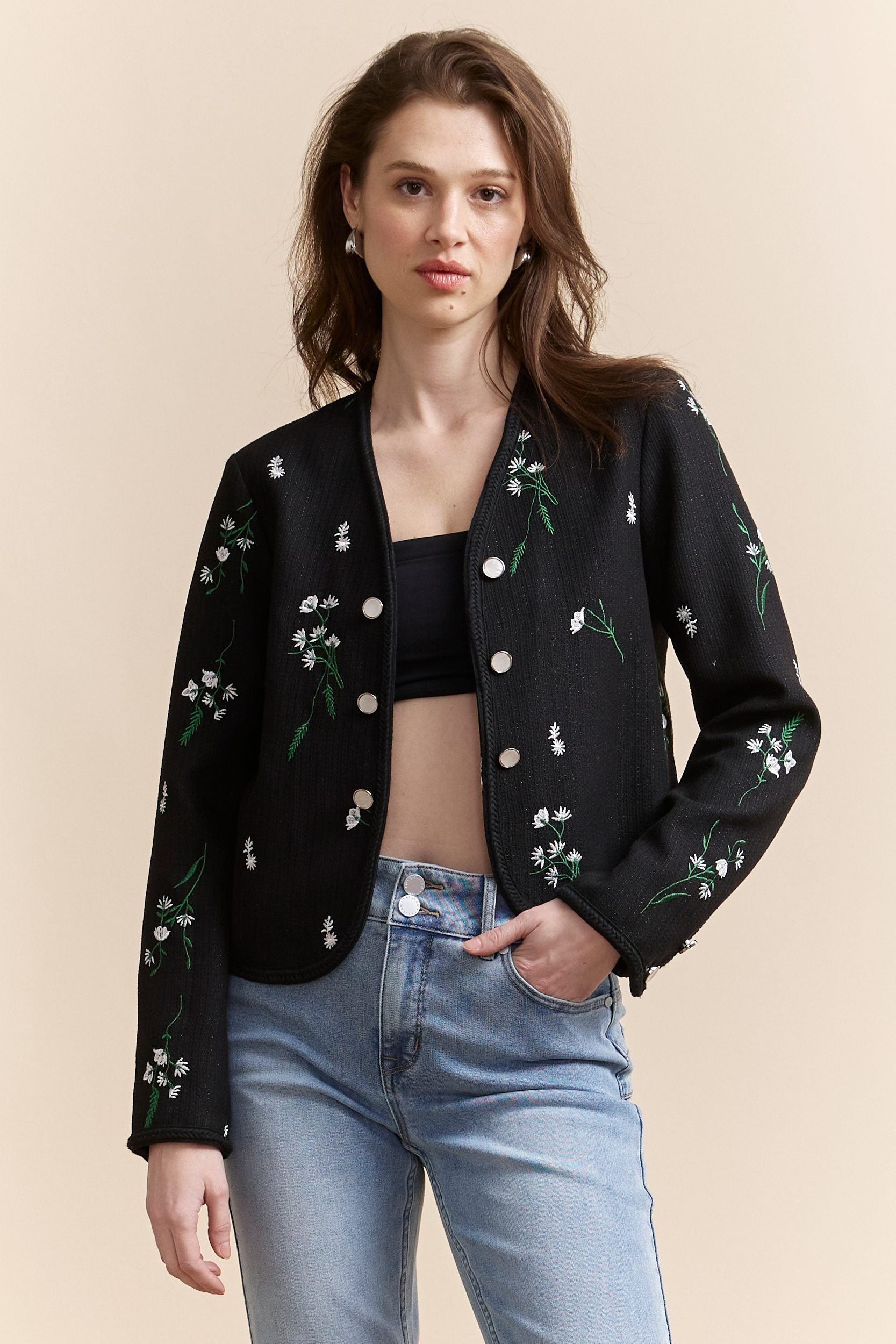 Short jacket with embroidery