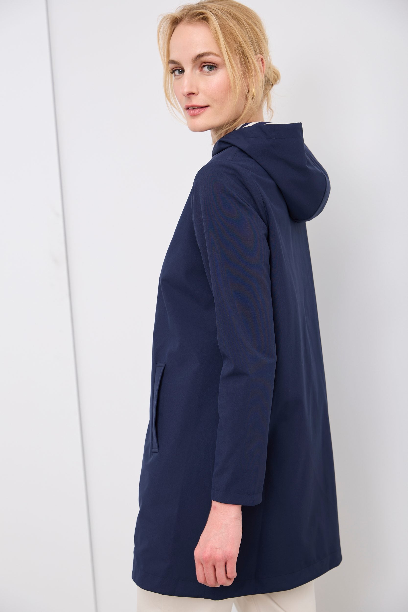 Long reversible coat with hood