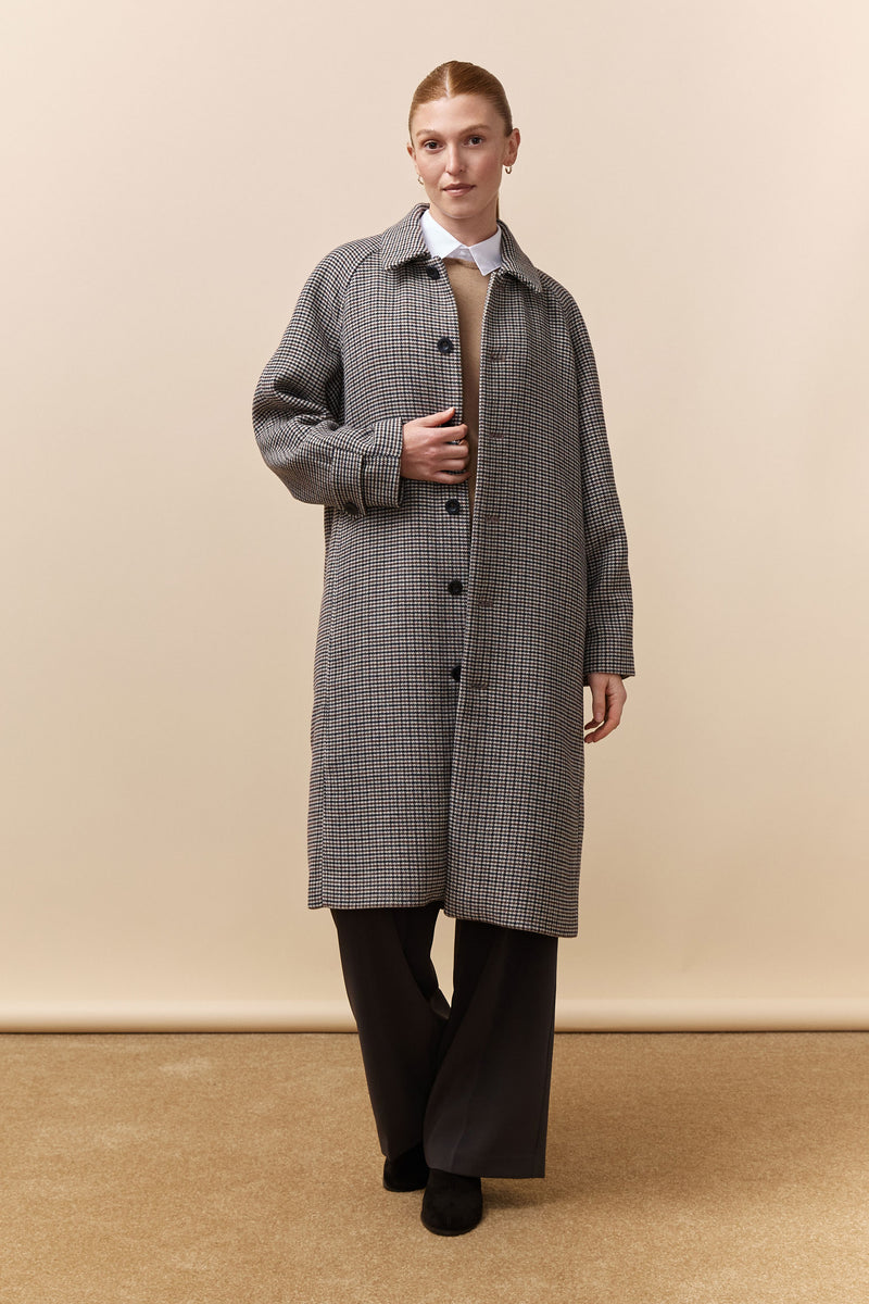 Houndstooth coat with removable lining