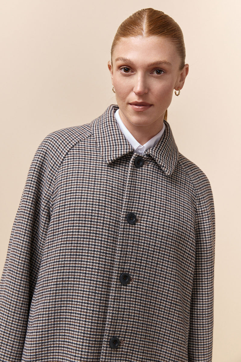 Houndstooth coat with removable lining