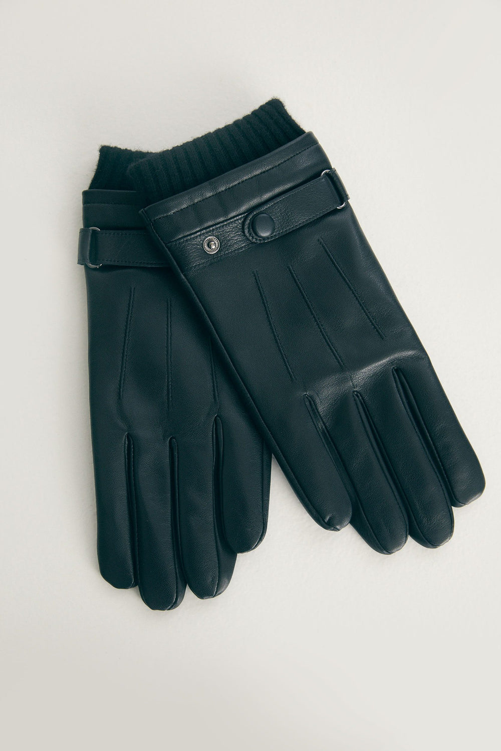 Leather gloves with rib cuffs