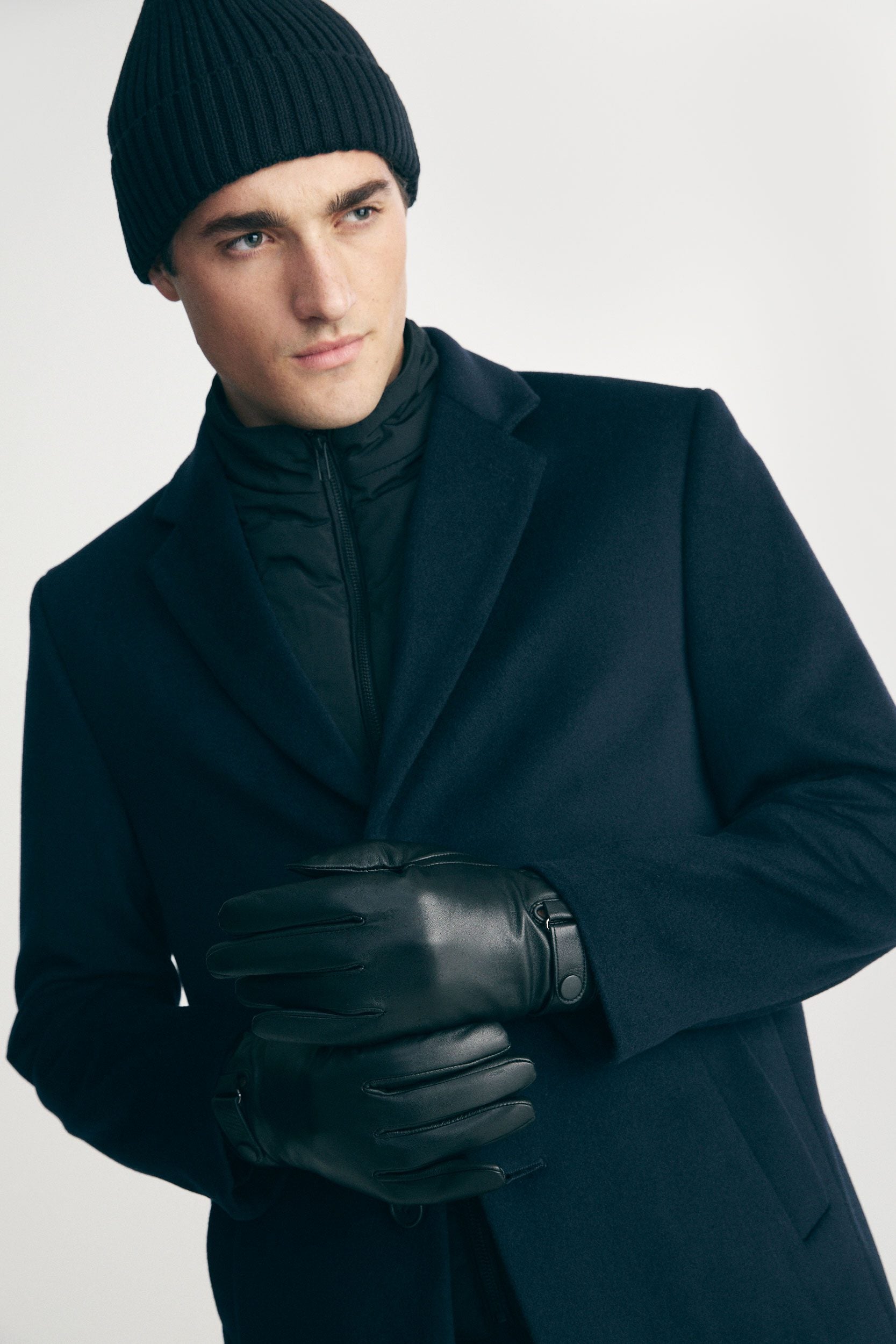Leather gloves
