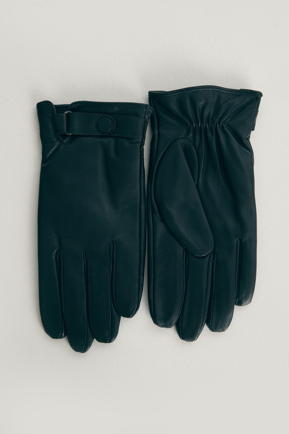 Leather gloves