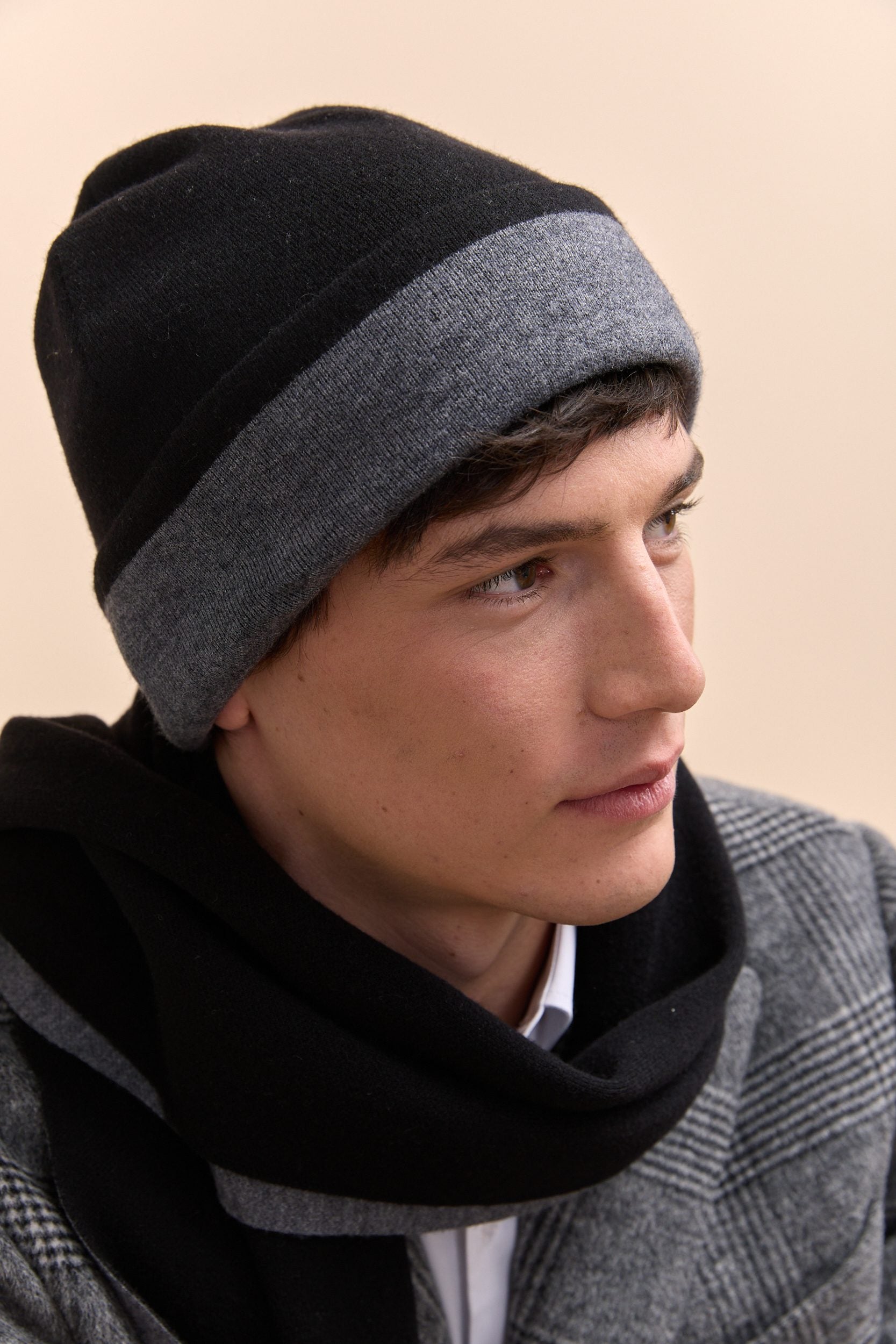 Reversible merino wool hat