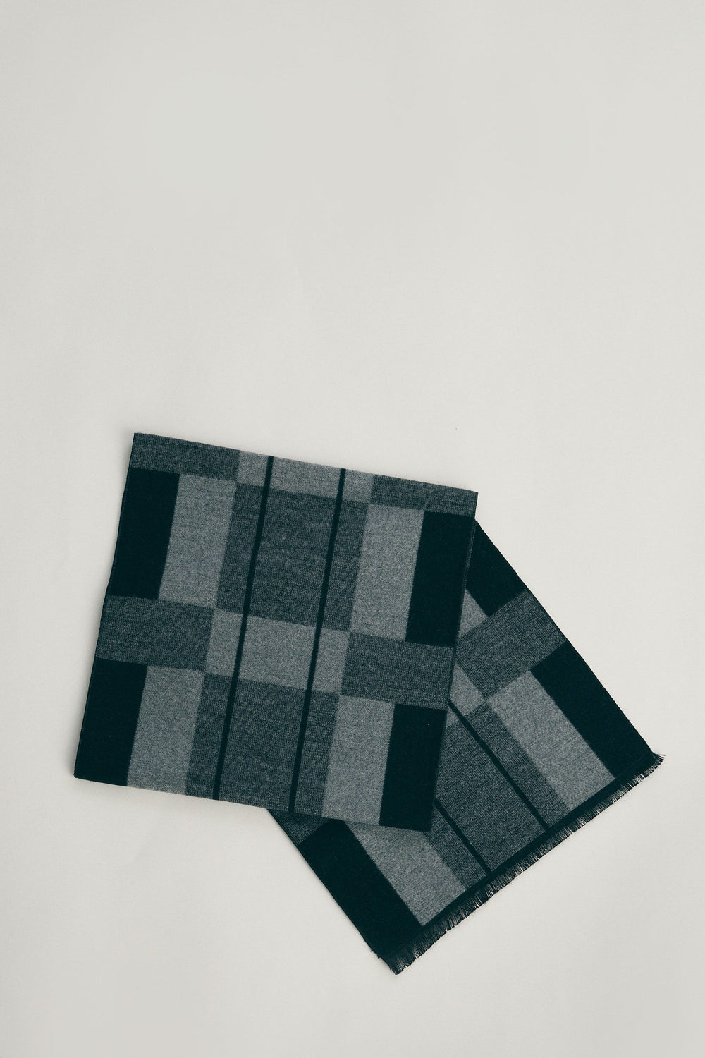 Check design brushed scarf