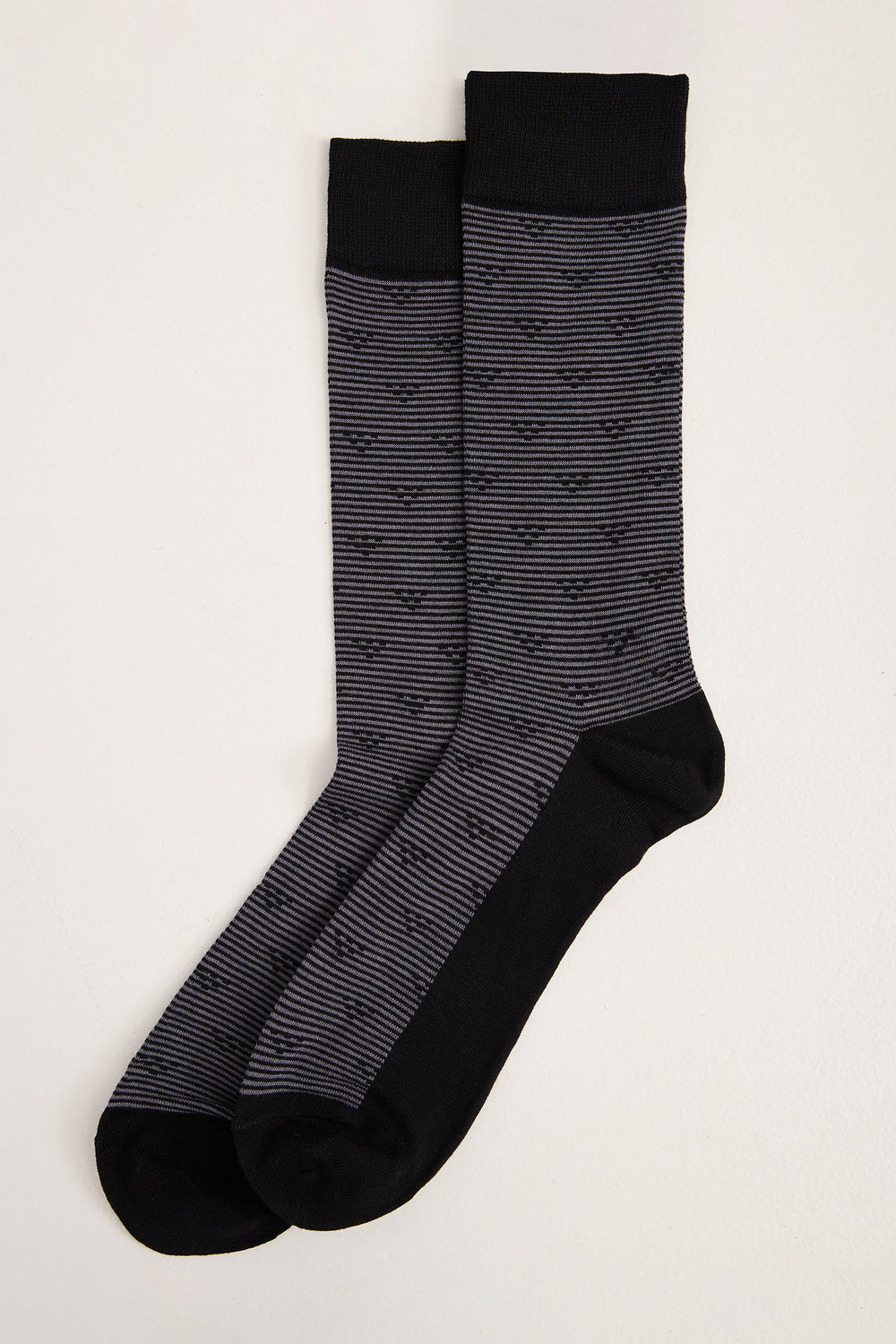 Triangle pattern socks