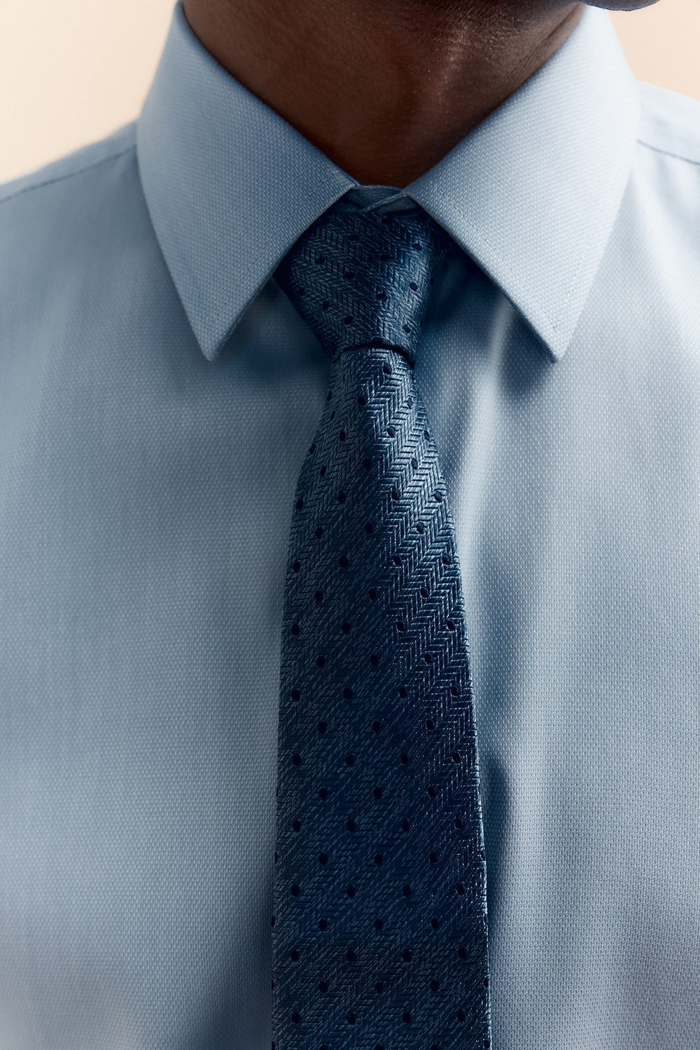 Polka dot jacquard tie