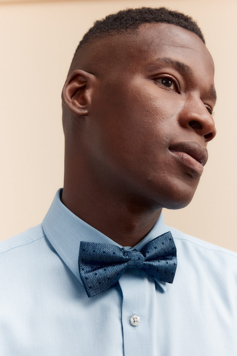 Polka dot jacquard bowtie